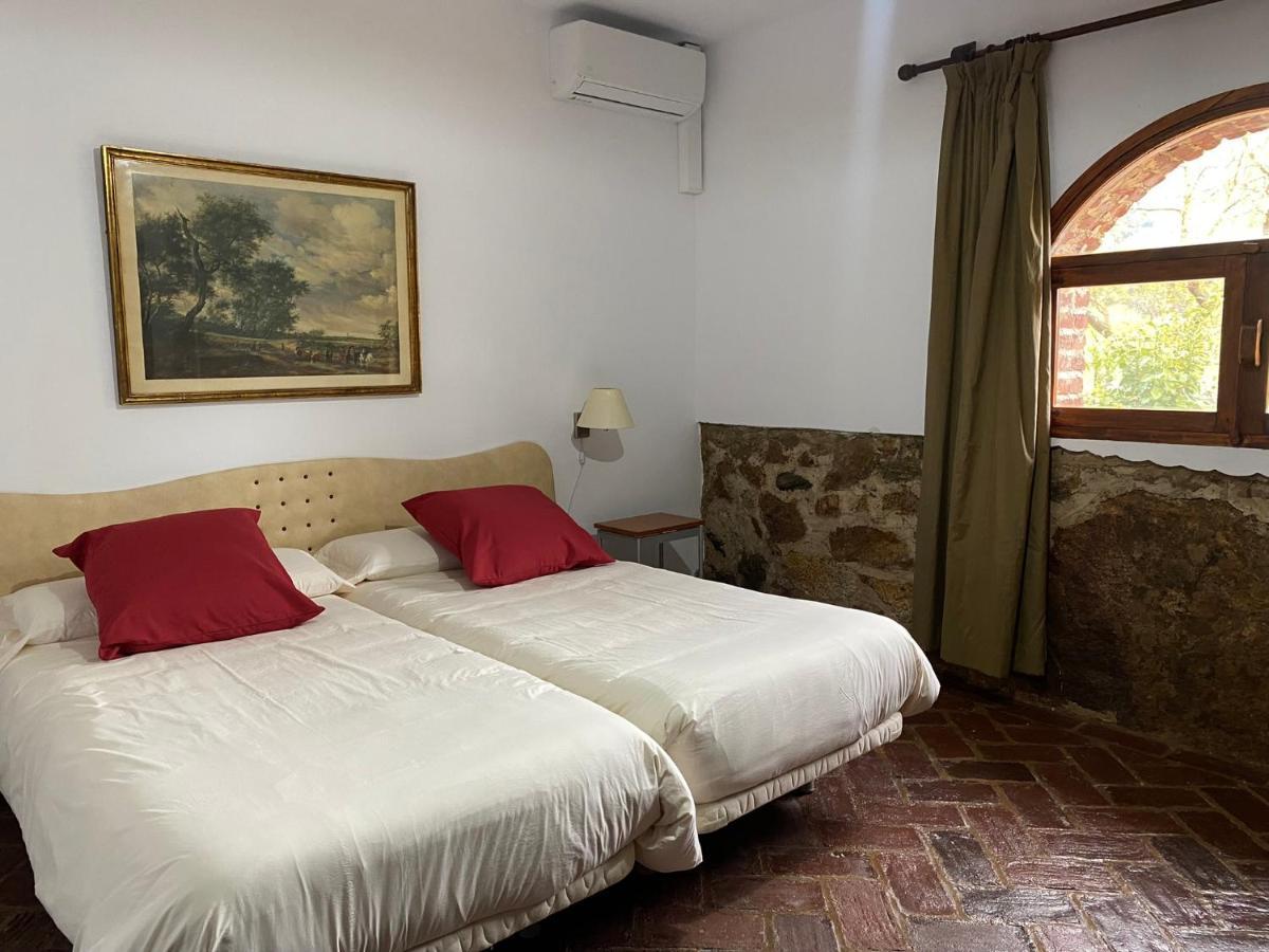 Casas Rurales Monasterio De Rocamador Almendral Esterno foto