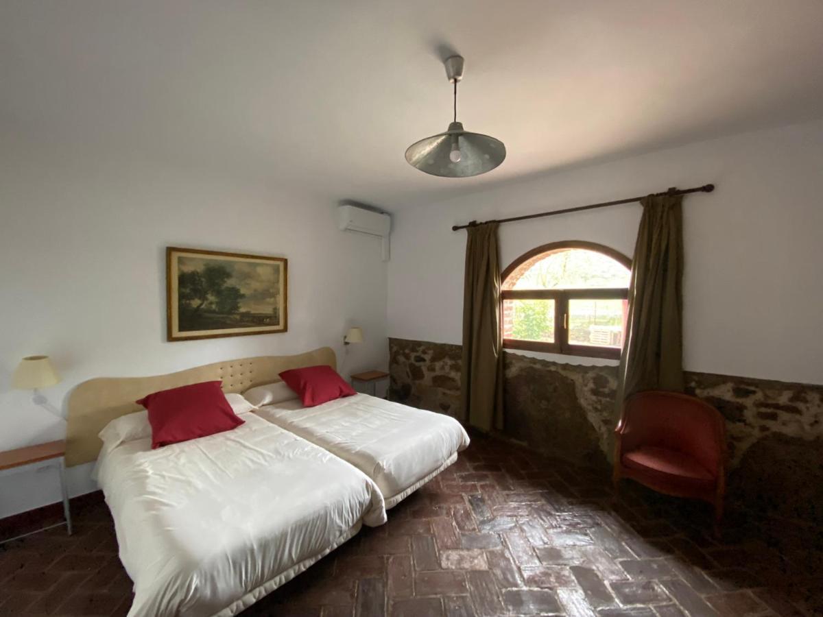 Casas Rurales Monasterio De Rocamador Almendral Esterno foto